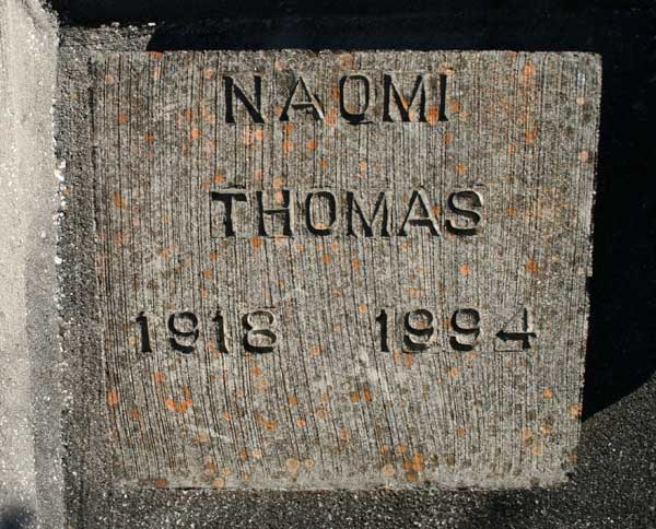 NAOMI THOMAS Gravestone Photo