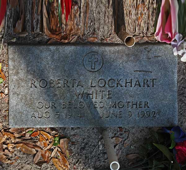 Roberta Lockhart White Gravestone Photo