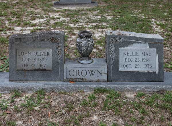 John Oliver & Nellie Mae Crown Gravestone Photo