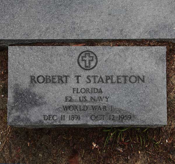 Robert T. Stapleton Gravestone Photo