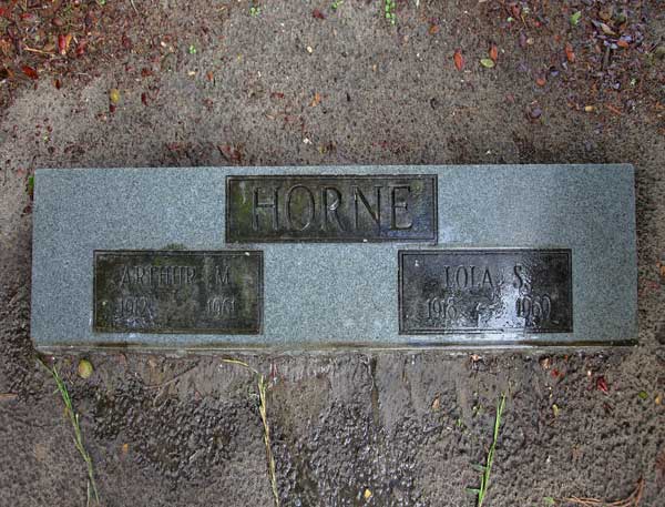 Arthur M. & Lola S. Horne Gravestone Photo