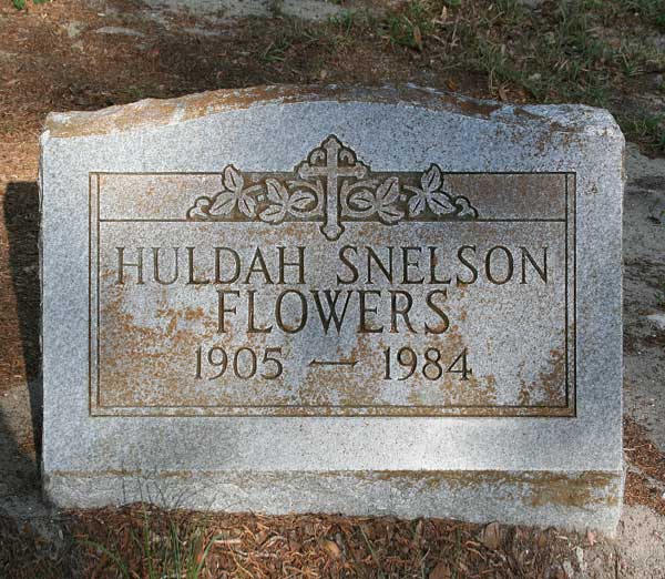Huldah Snelson Flowers Gravestone Photo