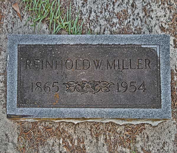 Reinhold W. Miller Gravestone Photo