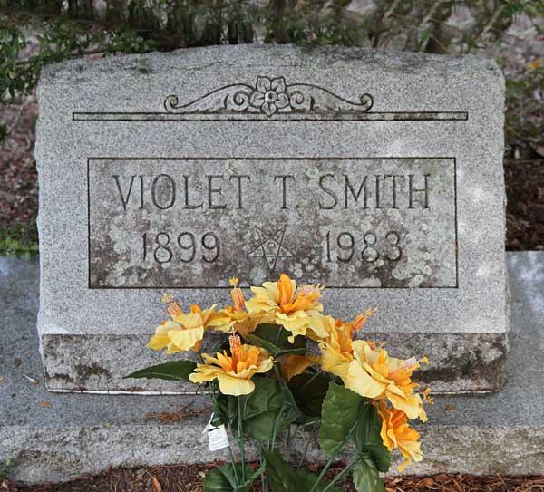 Violet T. Smith Gravestone Photo