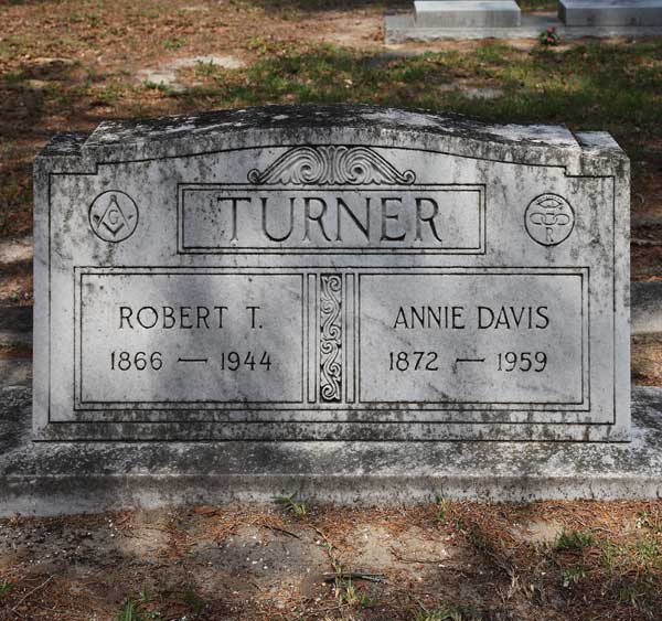 Robert T. & Annie Davis Turner Gravestone Photo
