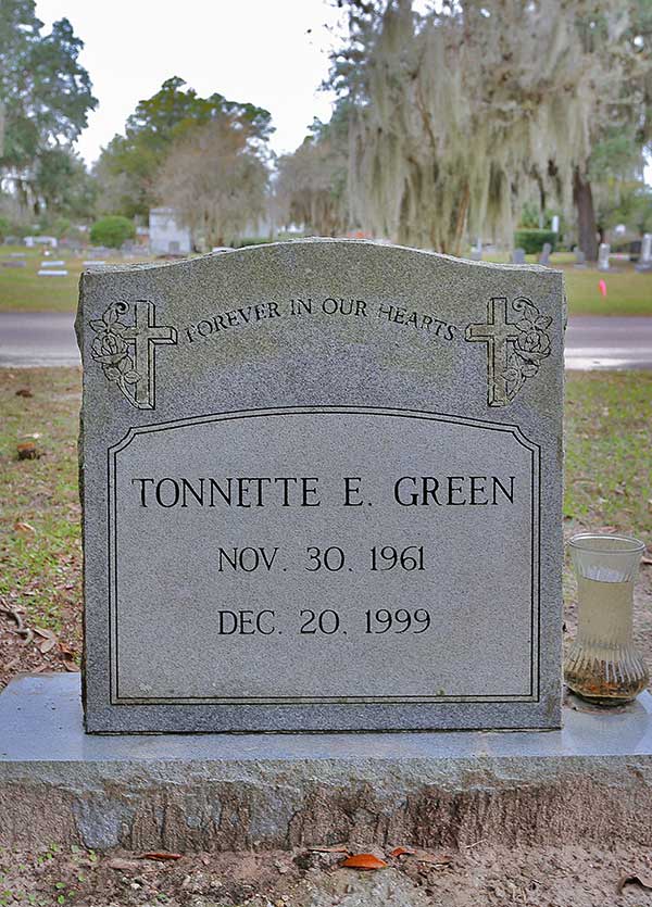 Tonnette E. Green Gravestone Photo
