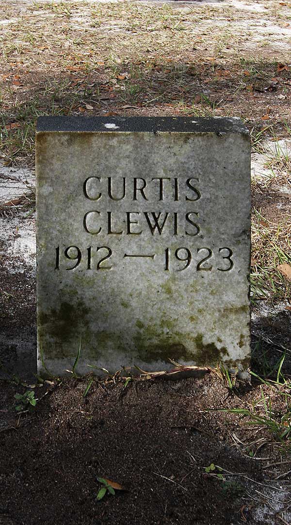 Curtis Clewis Gravestone Photo