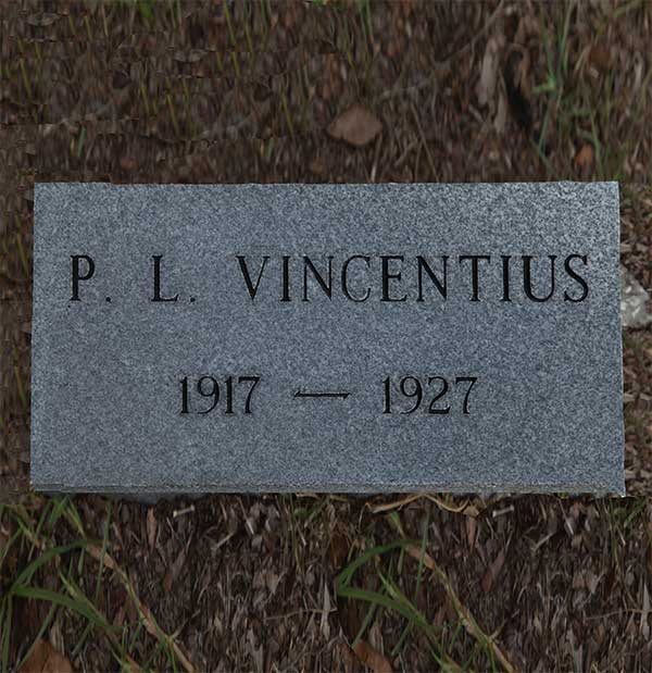P. L. Vincentius Gravestone Photo