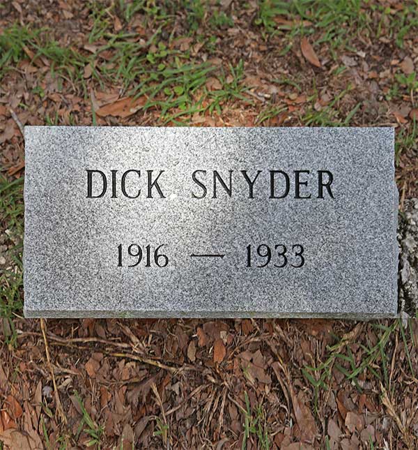 Dick Snyder Gravestone Photo