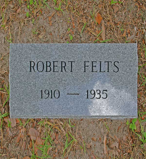 Robert Felts Gravestone Photo