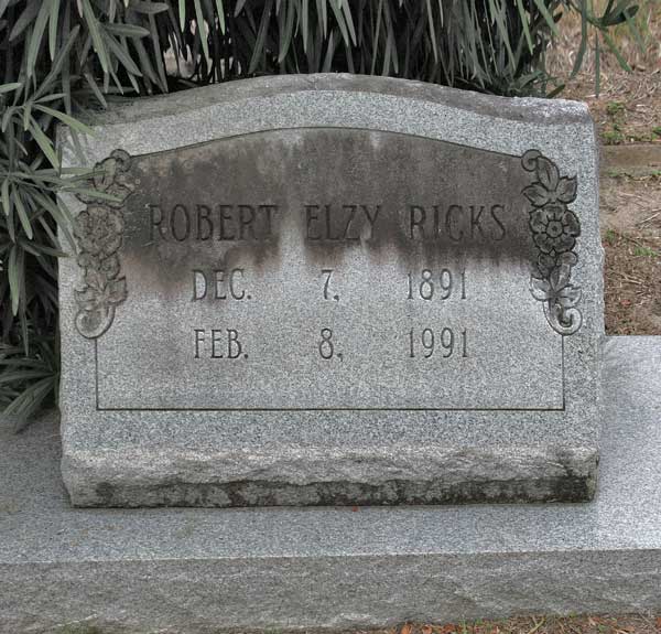 Robert Elzy Ricks Gravestone Photo