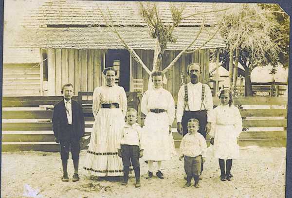 Lem ANDERSON, wife Anzie THOMAS and their children Lydia, Mary, Roland, Henry, Harmon ANDERSON