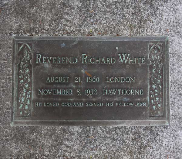 Rev. Richard White Gravestone Photo