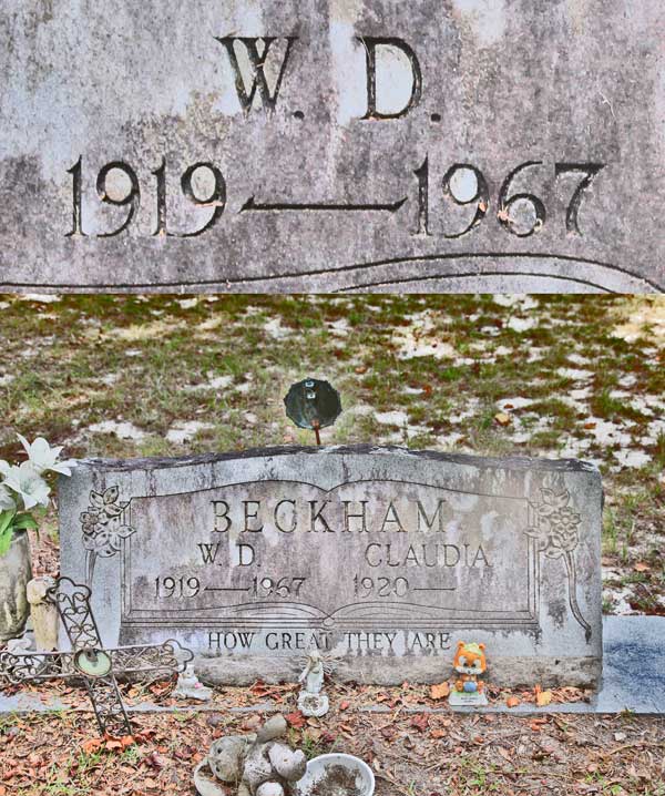 W.D. Beckham Gravestone Photo