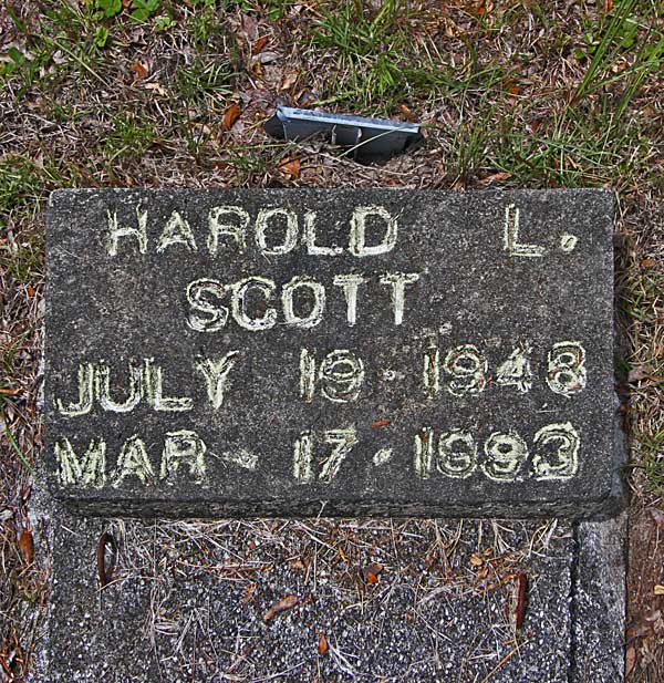 Harold L. Scott Gravestone Photo