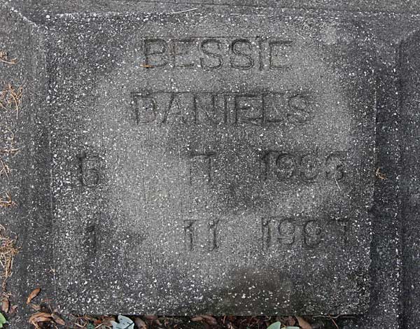 Bessie Daniels Gravestone Photo