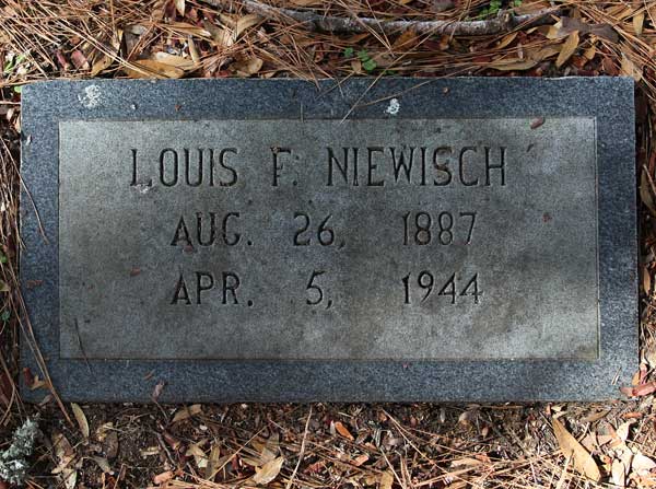 Louis F. Niewisch Gravestone Photo