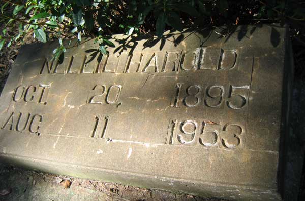 Nellie Harold Gravestone Photo