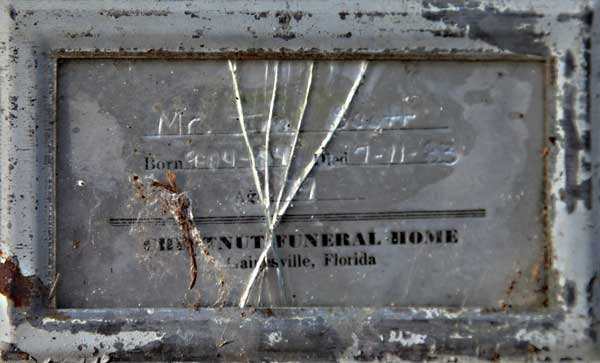 Mr. I** Scott Gravestone Photo