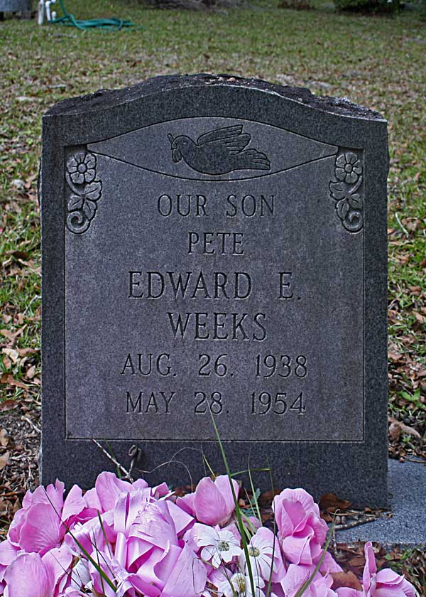 Edward E. Weeks Gravestone Photo