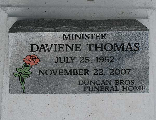 DAVINE THOMAS Gravestone Photo