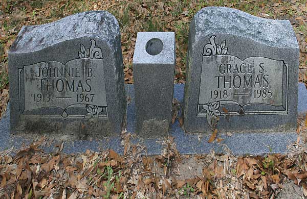 JOHNNIE B. & GRACIE S. THOMAS Gravestone Photo