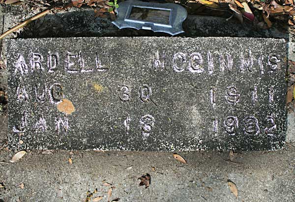Ardell McGinnis Gravestone Photo