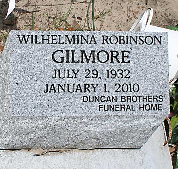 WILHELMINA ROBINSON GILMORE Gravestone Photo