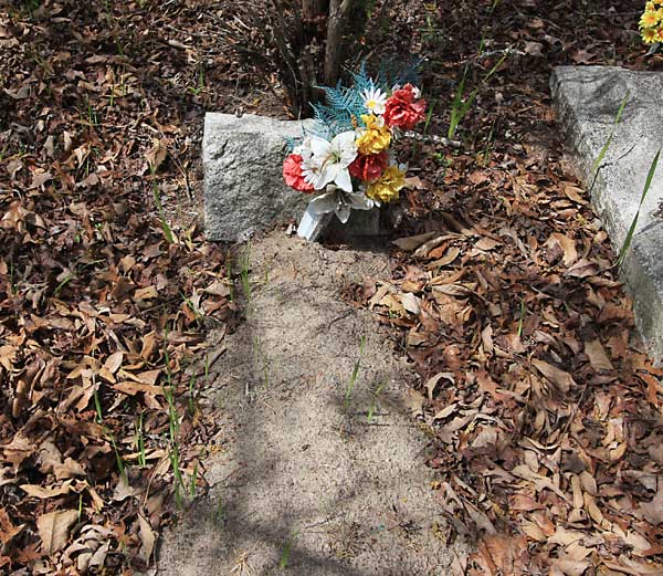  UNKNOWN Gravestone Photo