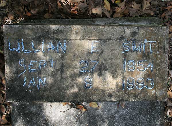 LILLIAN SMITH Gravestone Photo