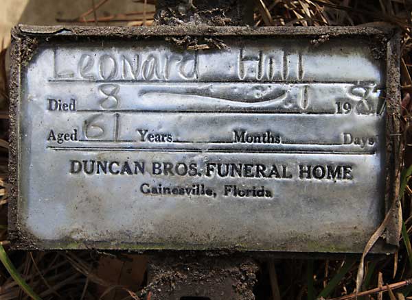 Leonard Hill Gravestone Photo