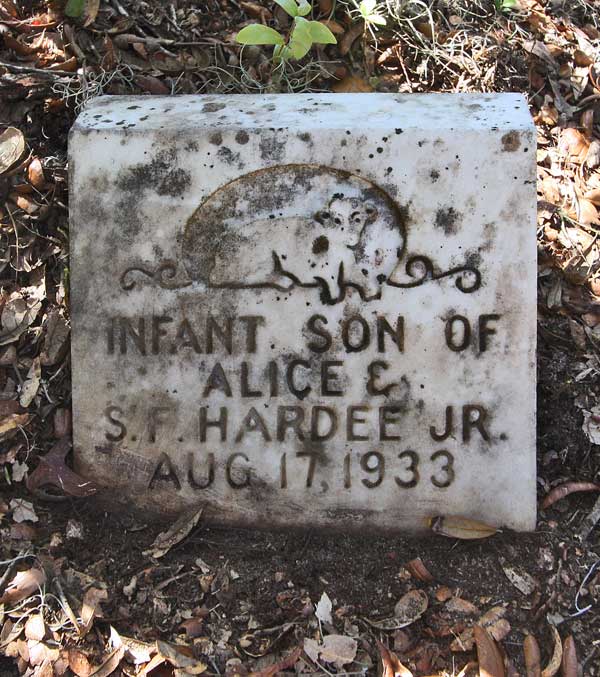 Infant Son Hardee Gravestone Photo
