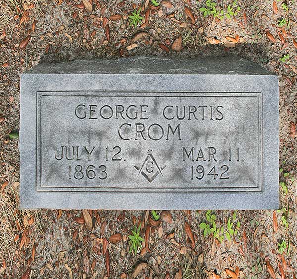 George Curtis Crom Gravestone Photo