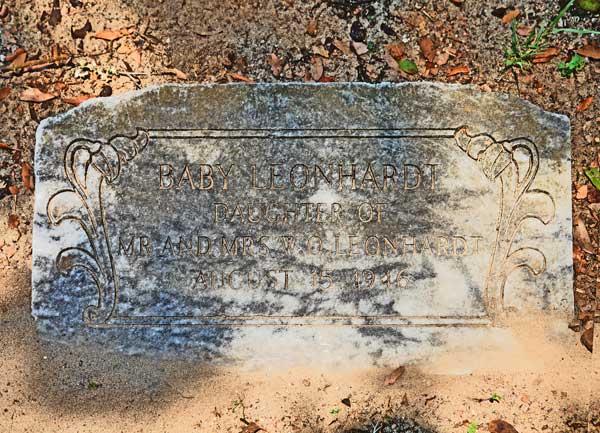 Baby Leonhardt Gravestone Photo