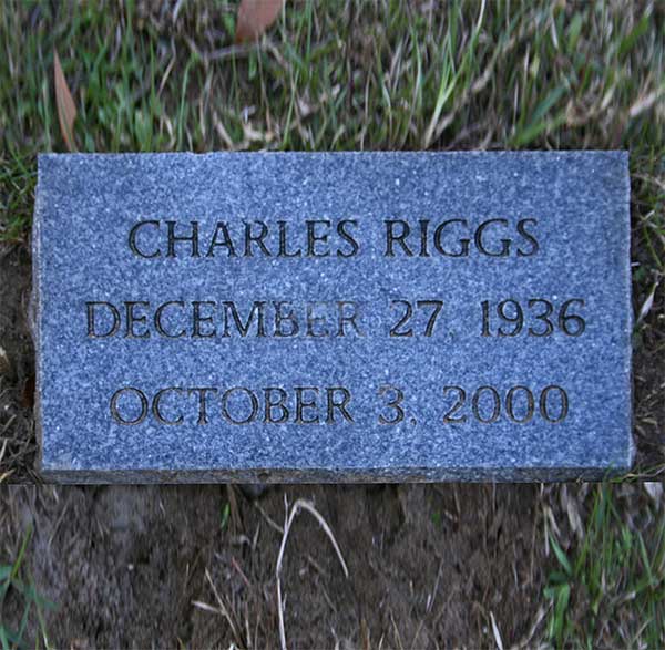 Charles Riggs Gravestone Photo