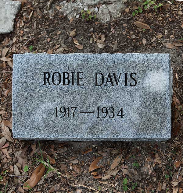 Robie Davis Gravestone Photo