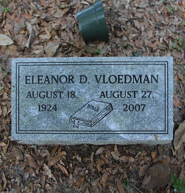 Eleanor D. Vloedman Gravestone Photo
