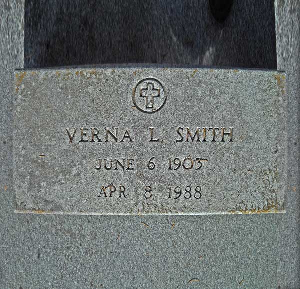 Verna L. Smith Gravestone Photo
