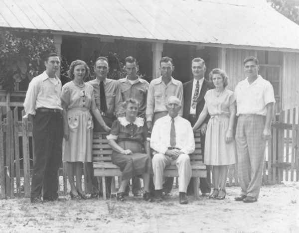 George and Alice Wilson and their eight children