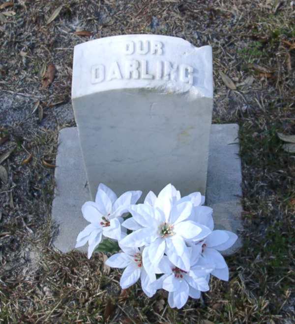 Our Darling Unknown Gravestone Photo
