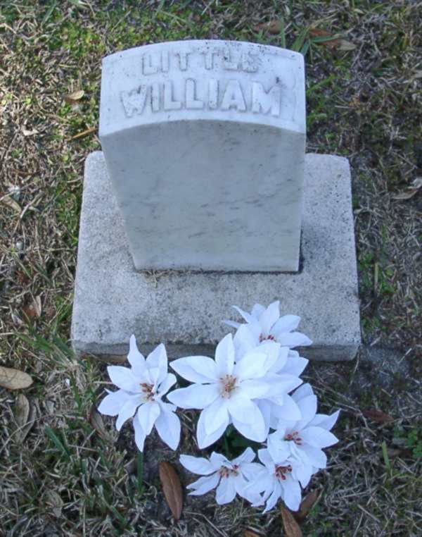 Little William Unknown Gravestone Photo