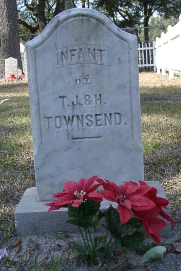 Infant Townsend Gravestone Photo