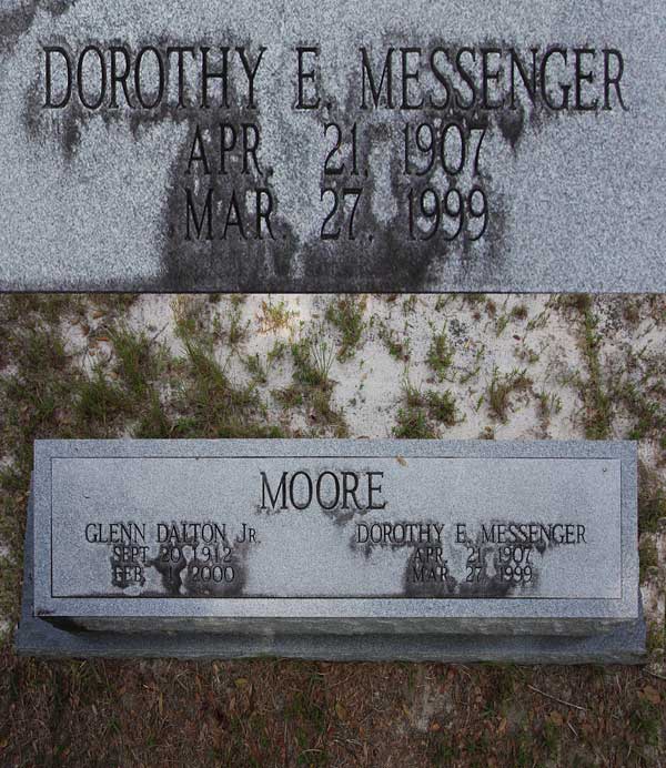 Dorothy E. Messenger Moore Gravestone Photo