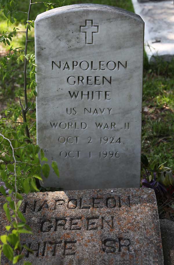 Napoleon Green White Gravestone Photo