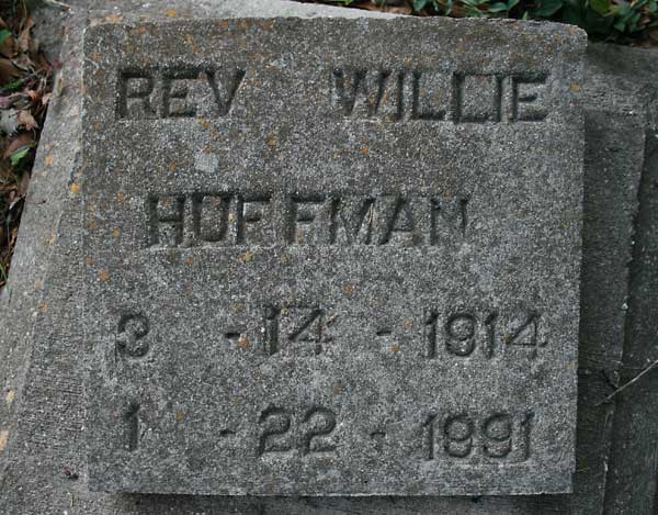 Rev. Willie Huffman Gravestone Photo