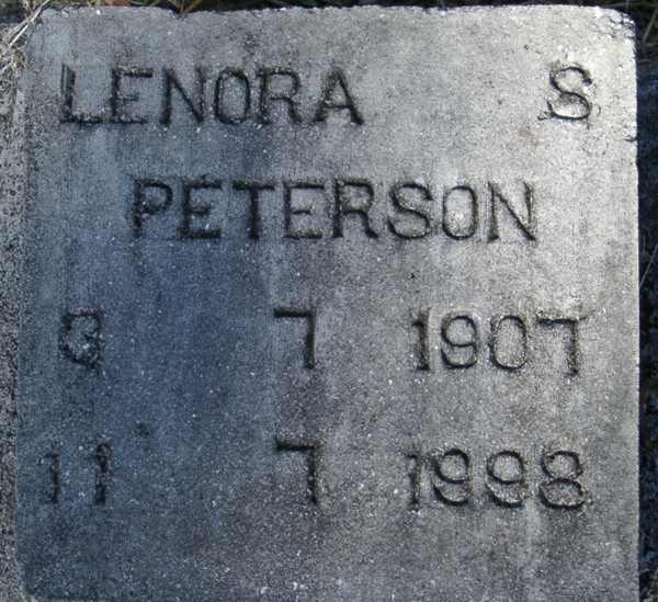 Lenora S. Peterson Gravestone Photo
