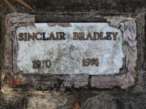 Sinclair Bradley Gravestone Photo