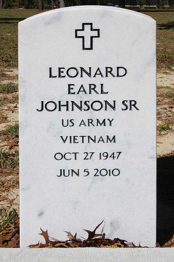 Leonard Earl Johnson Gravestone Photo