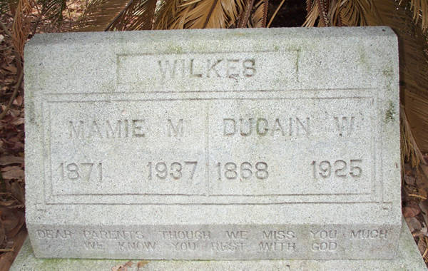 Mamie M. & Dugain W. Wilkes Gravestone Photo