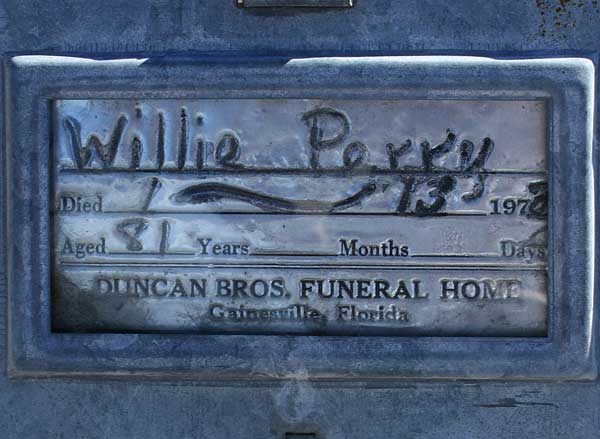 Willie Perry Gravestone Photo